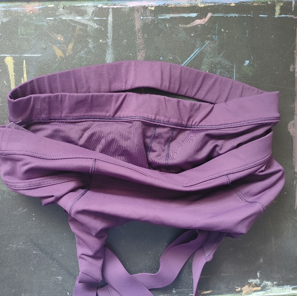 Lululemon built-in sports bra Crop top - Picture 3 of 4